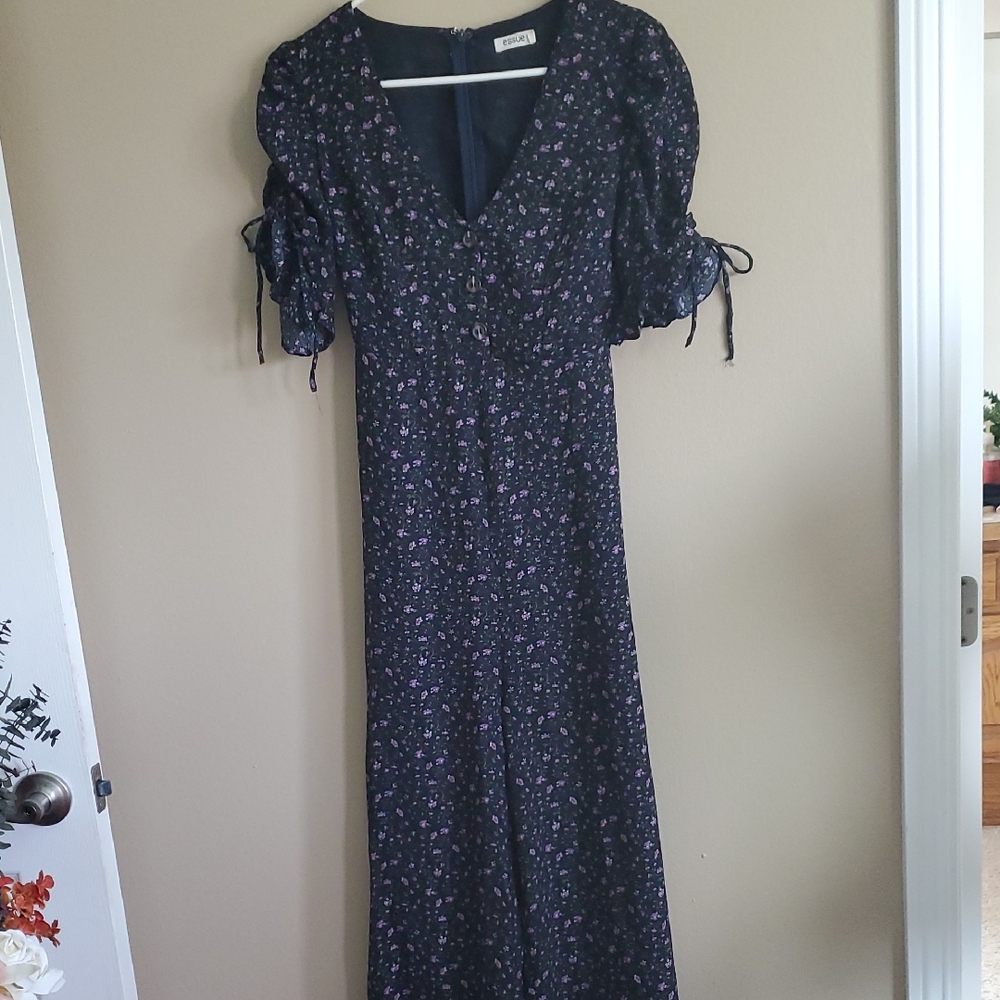 Essue Designer Brand Floral Jumper.  Puffy Sleeves, Pantssuit.
